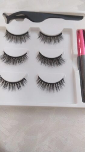 Chic Magnet 3-Pair Lash and Liner Kit & Tweezer photo review